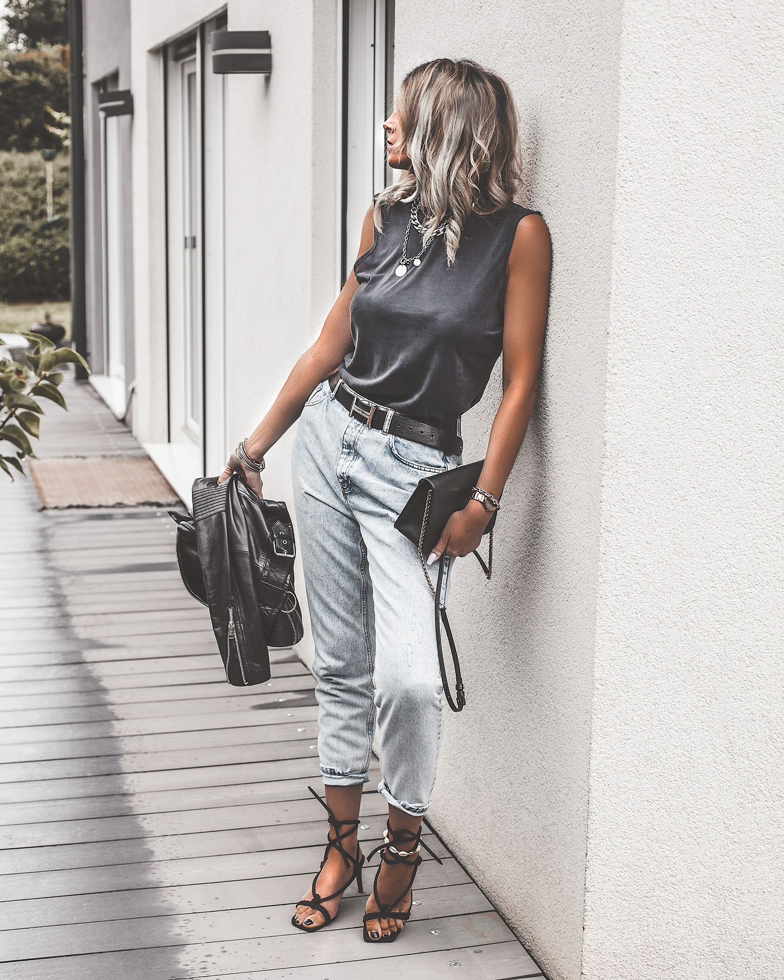 You want to shop some last summer pieces or be on top of fall finds and trends? I got you covered. Today you can shop from NA-KD 15% off - Rock Vibe Outfit.